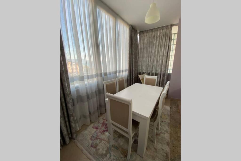 Sea Scape Apartment Вльора Екстер'єр фото